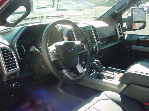 Used 2015 Ford F150 Platinum w/ Equipment Group 701A Luxury image 26
