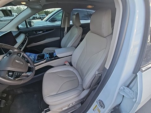 Used 2023 Lincoln Nautilus Reserve w/ Luxury Package image 3