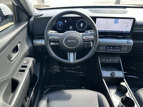 Used 2025 Hyundai Kona Limited image 2