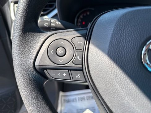 Used 2025 Toyota RAV4 XLE image 13