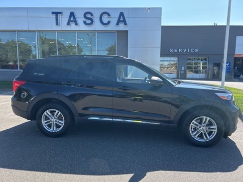 Used 2022 Ford Explorer XLT w/ Equipment Group 202A image 8