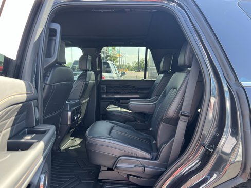 Used 2024 Ford Expedition Platinum image 22