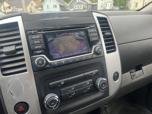 Used 2018 Nissan Frontier SV image 12