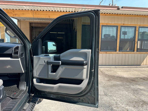 Used 2018 Ford F150 XLT w/ Equipment Group 302A Luxury image 13