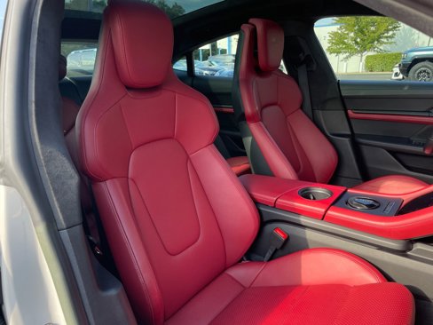 Used 2022 Porsche Taycan GTS image 7