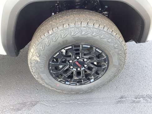 New 2026 GMC Canyon Elevation w/ Convenience Package image 13