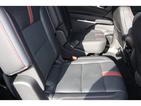 Used 2024 Chevrolet Traverse RS image 18