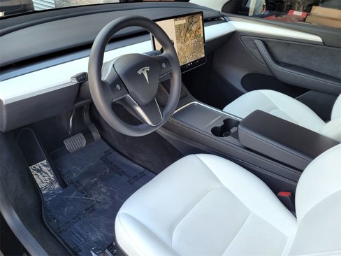 Used 2023 Tesla Model Y Long Range image 9
