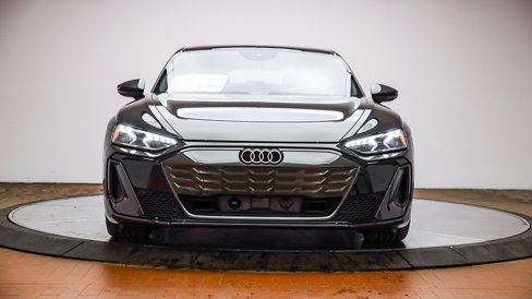 New 2025 Audi S e-tron GT Prestige image 9
