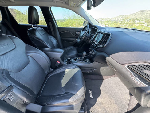 Used 2019 Jeep Cherokee Limited w/ Trailer Tow Group image 9