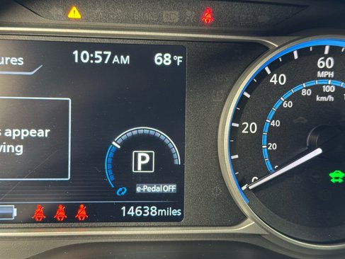 Used 2023 Nissan Leaf S image 15
