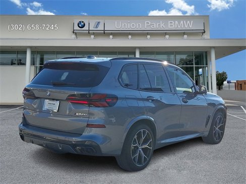 Used 2026 BMW X5 M60i image 4