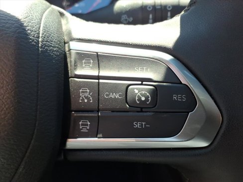 Certified 2024 Jeep Compass Limited w/ Sun and Sound Group image 18