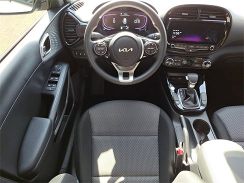 Used 2025 Kia Soul S image 11