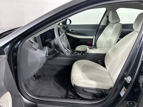Certified 2025 Hyundai Sonata SE image 30
