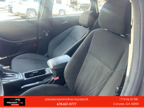 Used 2015 Ford Focus SE image 13