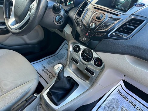 Used 2014 Ford Fiesta SE image 18