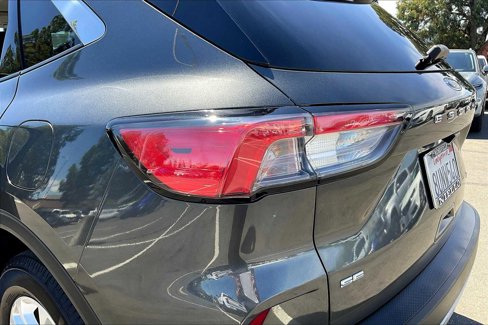 Used 2020 Ford Escape SE image 30