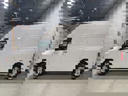 Used 2021 Nissan NV 2500 SV image 17