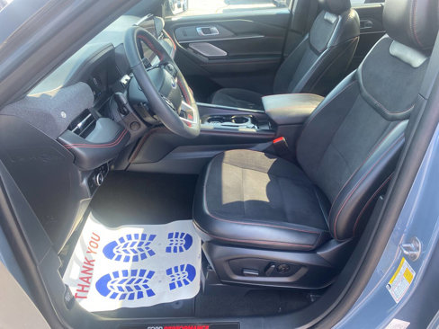 Used 2025 Ford Explorer ST image 31