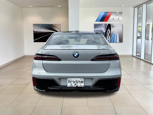 New 2026 BMW 750e xDrive image 9