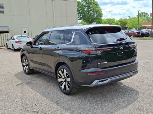 New 2025 Mitsubishi Outlander AWD image 3