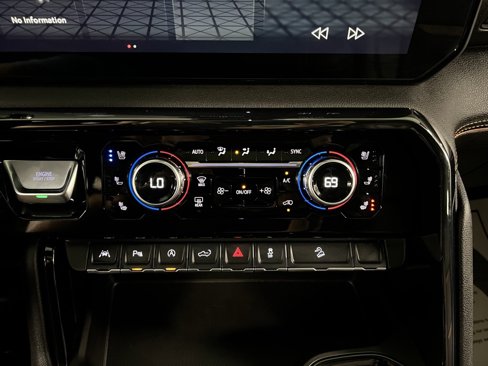 Used 2024 GMC Sierra 1500 AT4 w/ Technology Package image 47