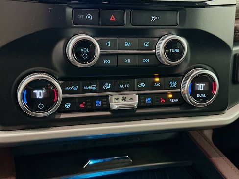 Used 2024 Ford Expedition Limited image 24