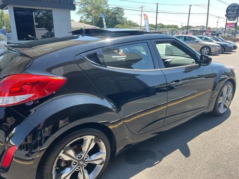 Used 2017 Hyundai Veloster Value Edition image 14