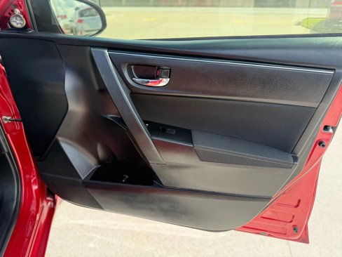Used 2019 Toyota Corolla LE image 26