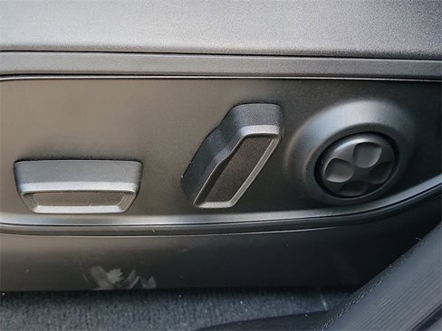 New 2025 Jeep Grand Cherokee L Laredo image 13