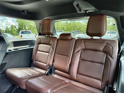 New 2025 Lincoln Navigator Reserve image 17