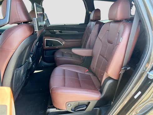 Used 2023 Kia Telluride EX w/ EX Captain's Chair Package image 26
