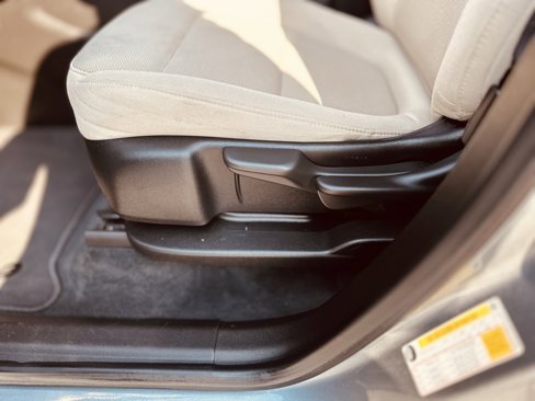 Used 2023 Chevrolet Traverse LS image 13