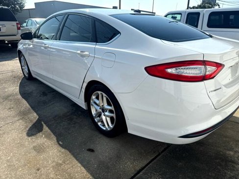 Used 2014 Ford Fusion SE image 3