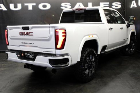 Used 2024 GMC Sierra 2500 Denali w/ Denali Reserve Package image 12
