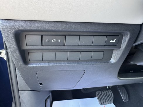 New 2025 Mitsubishi Outlander SE image 17