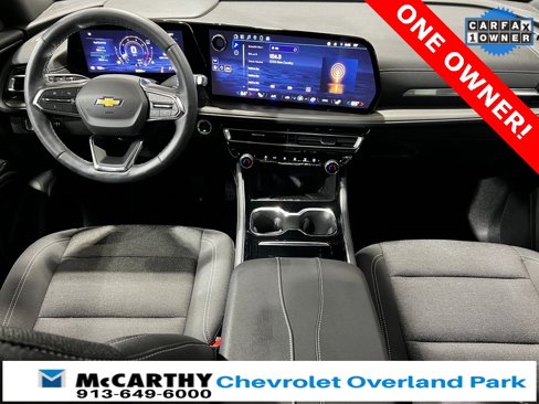 Used 2024 Chevrolet Traverse LT image 2