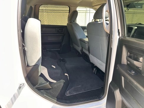 Used 2018 RAM 2500 Tradesman w/ Chrome Appearance Group image 24