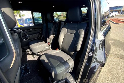 New 2025 Land Rover Defender 130 X-Dynamic SE image 10