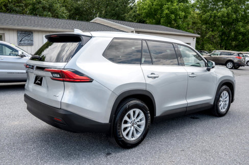 Used 2024 Toyota Grand Highlander AWD image 11