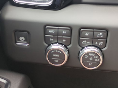 New 2025 GMC Sierra 2500 Denali w/ Denali Reserve Package image 18