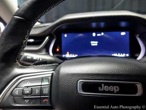 Used 2022 Jeep Grand Cherokee L Laredo w/ Luxury Tech Group I image 17