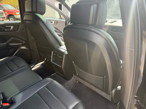 Used 2023 Porsche Cayenne image 14