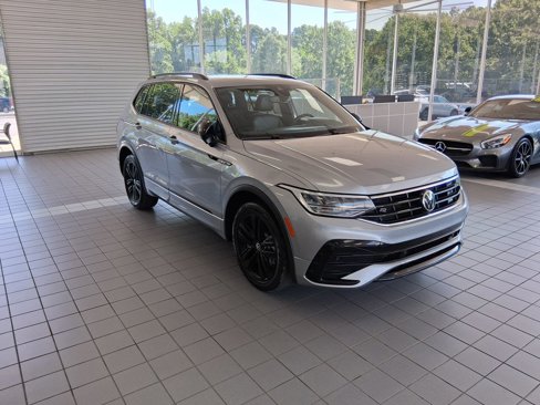 Used 2022 Volkswagen Tiguan SE R-Line image 7