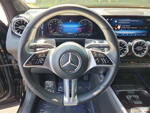 Used 2024 Mercedes-Benz GLB 250 image 18