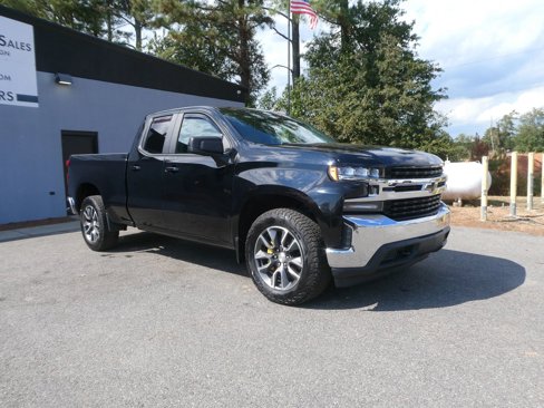 Used 2020 Chevrolet Silverado 1500 LT w/ Trailering Package image 3
