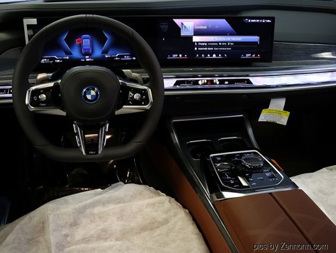 Used 2026 BMW 750e xDrive image 17