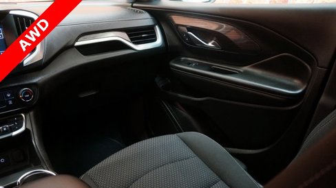 Used 2024 GMC Terrain SLE image 35