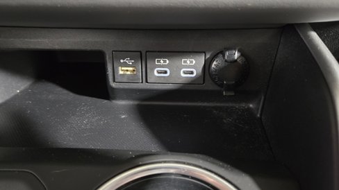 Used 2023 Toyota Highlander LE image 16